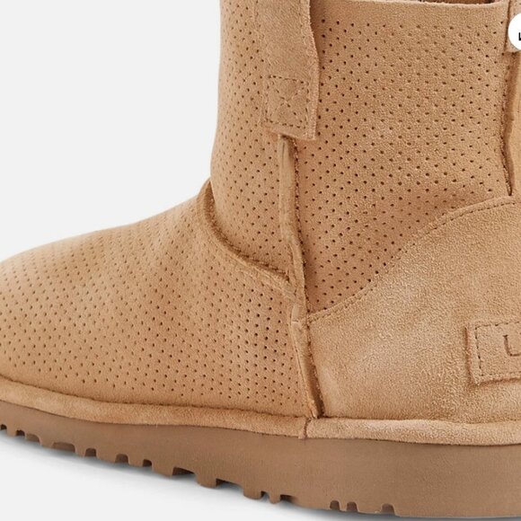NEW UGG AUSTRALIA CLASSIC MINI PERF ANKLE BOOTS WOMENS 6 TAN TAWNY #1016852 - Picture 7 of 7